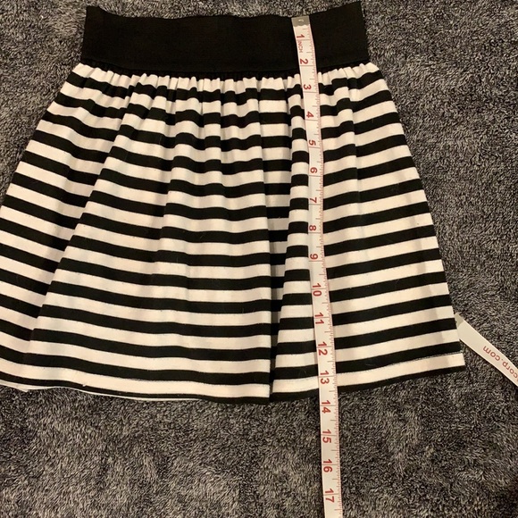 Youth Small Black & White Striped Skirt - Picture 5 of 5